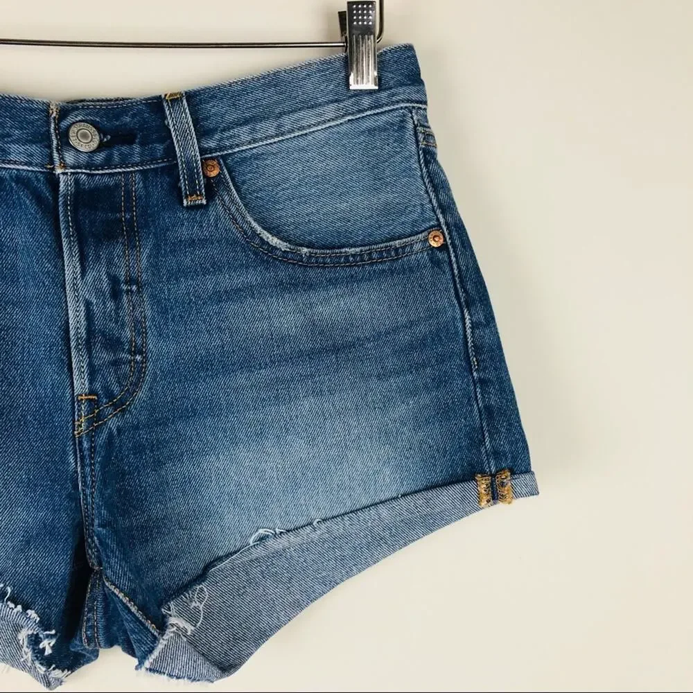 Levi’s blue 501 button fly medium wash cuffed raw hem denim jean shorts 27 - Picture 4 of 9